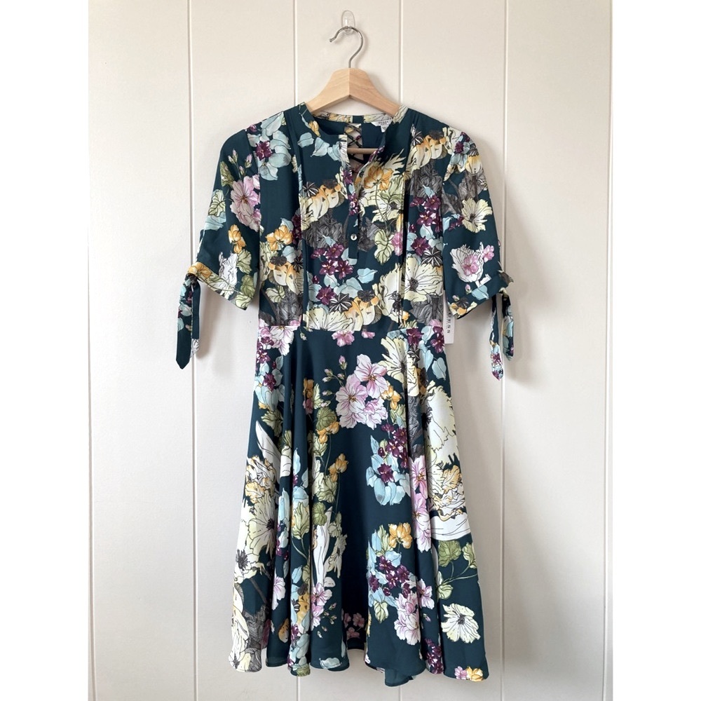 Guess | Aliyah Lace-Up Dress